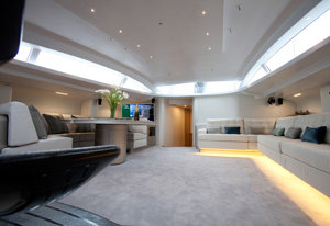 Light & airy saloon.